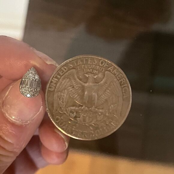 The Tiny Teardrop Stud earrings in 925 and brilliant cubic zirconia - Picture 9 of 9